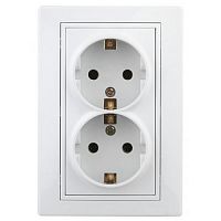 Б0053933 Розетка 2-м СП Plano 1-208-01 16А IP20 250В 2х2P+E Schuko защ. шторки бел. Intro 